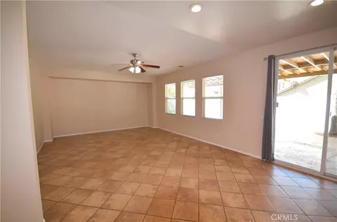 Living - 3044 Kalei, Perris, CA 92571 photo 2 of 5