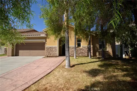 Exterior - 3044 Kalei, Perris, CA 92571 photo 2 of 5