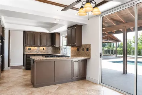Kitchen - 35353 Cabrini Dr, Yucaipa, CA 92399 photo 4 of 4
