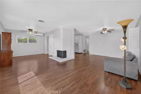 Living - 425 Blackpine, Corona, CA 92879 photo 2 of 6