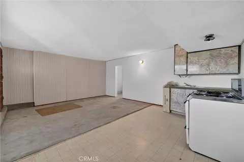 Living - 425 Blackpine, Corona, CA 92879 photo 6 of 6