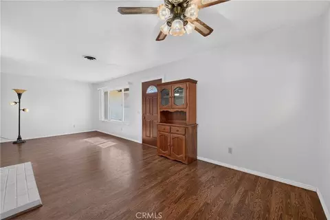 Living - 425 Blackpine, Corona, CA 92879 photo 4 of 6