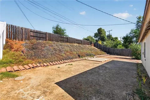 Exterior - 425 Blackpine, Corona, CA 92879 photo 4 of 6