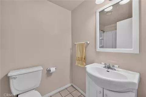 Bath - 425 Blackpine, Corona, CA 92879 photo 1 of 6