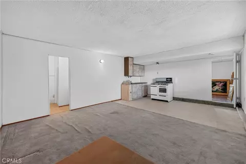 Living - 425 Blackpine, Corona, CA 92879 photo 5 of 6