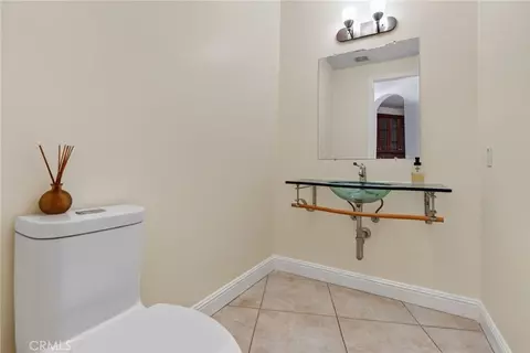 Bath - 2286 Decade Ct, Riverside, CA 92506 photo 1 of 6
