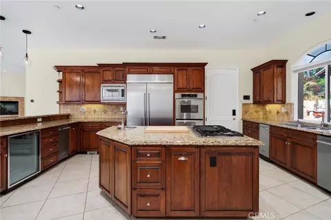 Kitchen - 2286 Decade Ct, Riverside, CA 92506 photo 2 of 5