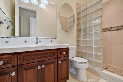 Bath - 2286 Decade Ct, Riverside, CA 92506 photo 3 of 6
