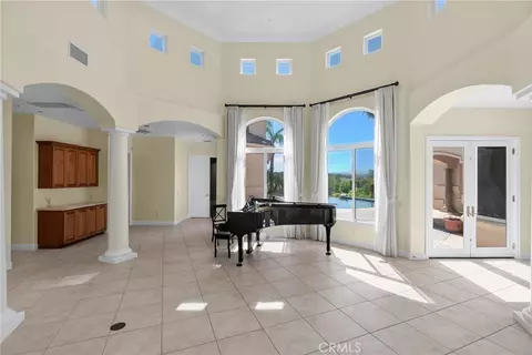 Living - 2286 Decade Ct, Riverside, CA 92506 photo 3 of 7