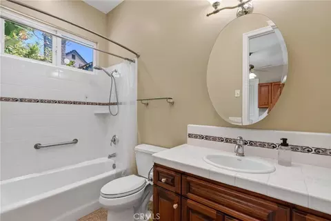 Bath - 2286 Decade Ct, Riverside, CA 92506 photo 2 of 6