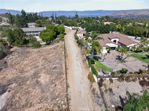 View/Area - 2286 Decade Ct, Riverside, CA 92506 photo 9 of 9