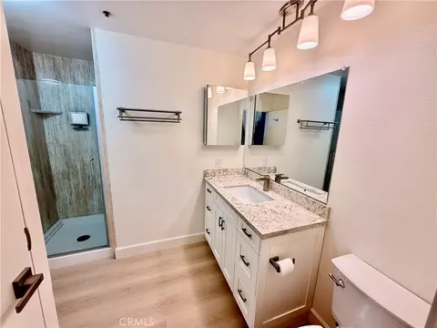 Bath - 1310 E Ocean #407, Long Beach, CA 90802 photo 1 of 5