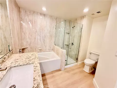 Bath - 1310 E Ocean #407, Long Beach, CA 90802 photo 4 of 5
