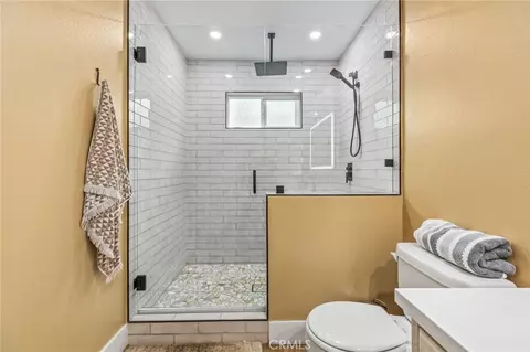 Bath - 3998 Bluff, Norco, CA 92860 photo 2 of 4