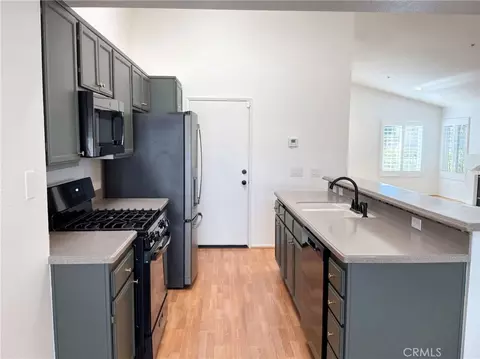 Kitchen - 7776 Somerset, Highland, CA 92346 photo 1 of 1