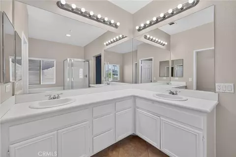 Bath - 11123 Violet Ct, Riverside, CA 92503 photo 3 of 5