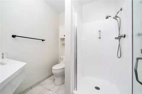 Bath - 212 N Acacia Ave, Rialto, CA 92376 photo 3 of 4