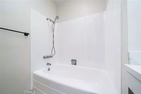 Bath - 212 N Acacia Ave, Rialto, CA 92376 photo 2 of 4