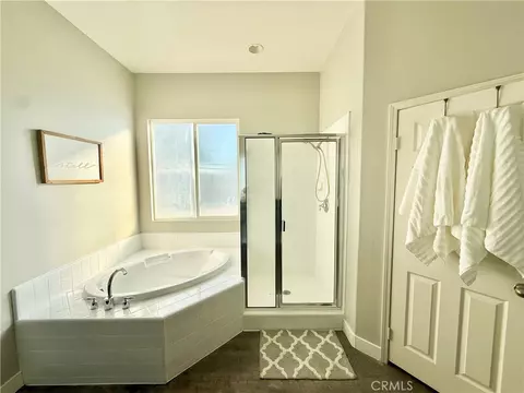 Bath - 18662 Hawkhill, Perris, CA 92570 photo 7 of 7