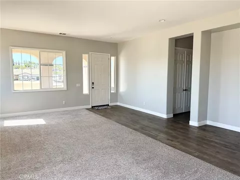 Living - 18662 Hawkhill, Perris, CA 92570 photo 2 of 4