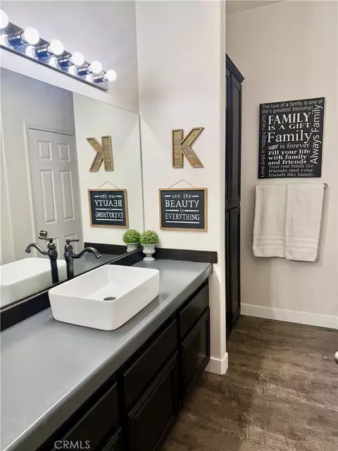 Bath - 18662 Hawkhill, Perris, CA 92570 photo 3 of 7