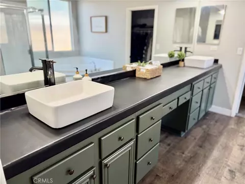 Bath - 18662 Hawkhill, Perris, CA 92570 photo 5 of 7