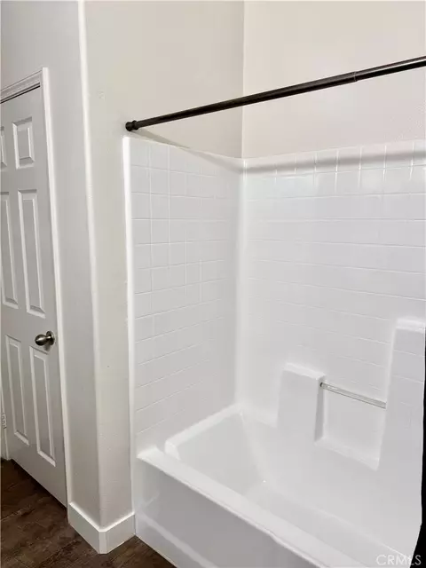 Bath - 18662 Hawkhill, Perris, CA 92570 photo 4 of 7