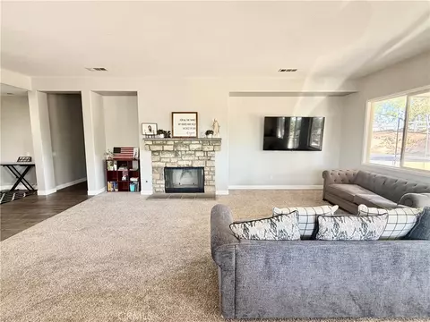 Living - 18662 Hawkhill, Perris, CA 92570 photo 4 of 4