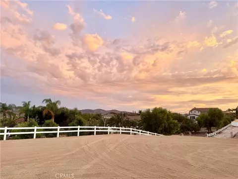 Exterior - 18662 Hawkhill, Perris, CA 92570 photo 8 of 10