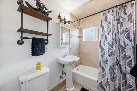 Bath - 3469 Tipperary, Riverside, CA 92506 photo 2 of 2