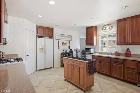 Kitchen - 3469 Tipperary, Riverside, CA 92506 photo 4 of 5