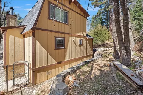 Exterior - 32799 Badger Ln, Running Springs, CA 92382 photo 9 of 10