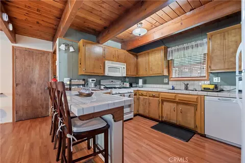 Kitchen - 32799 Badger Ln, Running Springs, CA 92382 photo 1 of 4
