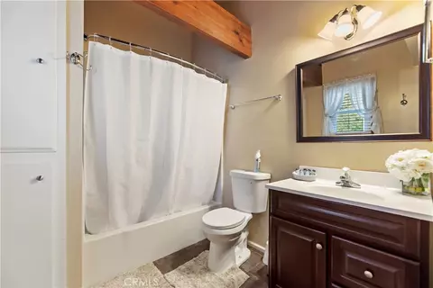 Bath - 32799 Badger Ln, Running Springs, CA 92382 photo 2 of 3