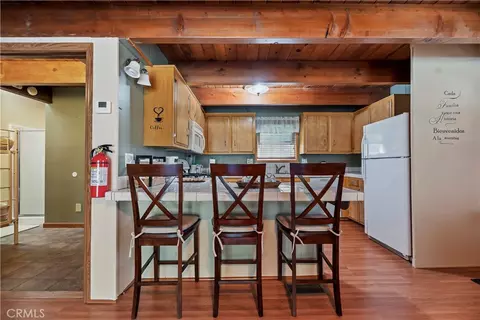 Kitchen - 32799 Badger Ln, Running Springs, CA 92382 photo 2 of 4