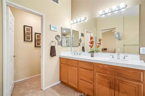 Bath - 1027 Kemp Dr, Placentia, CA 92870 photo 4 of 4