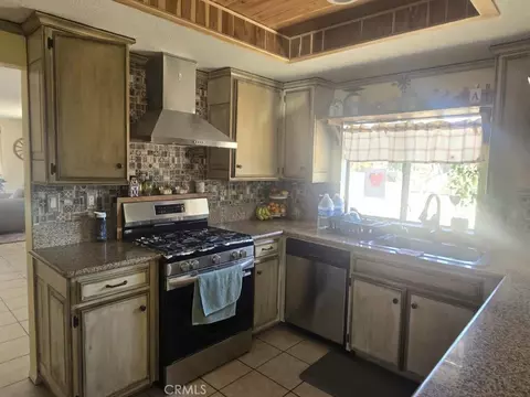 Kitchen - 29225 Central Ave, Nuevo, CA 92567 photo 1 of 4