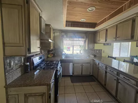 Kitchen - 29225 Central Ave, Nuevo, CA 92567 photo 3 of 4