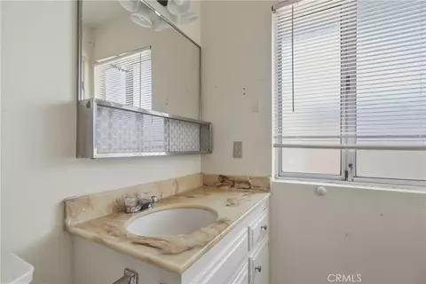 Bath - 621 Brian, Hemet, CA 92544 photo 3 of 3