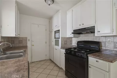 Kitchen - 621 Brian, Hemet, CA 92544 photo 1 of 3