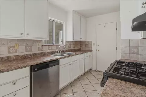Kitchen - 621 Brian, Hemet, CA 92544 photo 3 of 3