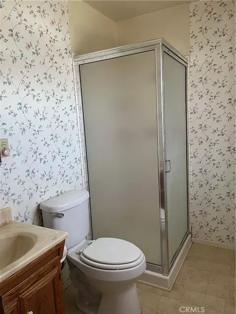 Bath - 4547 Toyon Rd, Riverside, CA 92504 photo 1 of 2
