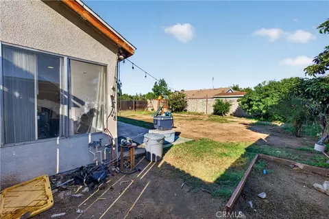 Exterior - 9525 Cabrillo Dr, Riverside, CA 92503 photo 3 of 13