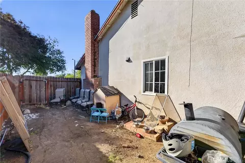 Exterior - 9525 Cabrillo Dr, Riverside, CA 92503 photo 2 of 13