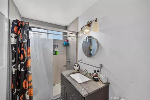 Bath - 9525 Cabrillo Dr, Riverside, CA 92503 photo 1 of 4