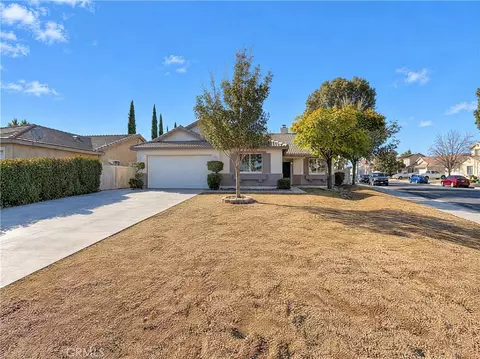 13759 Clear Valley Rd, Victorville, CA 92392