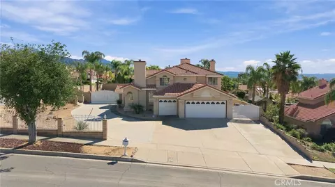 Exterior - 6917 Roddick, Highland, CA 92346 photo 3 of 10