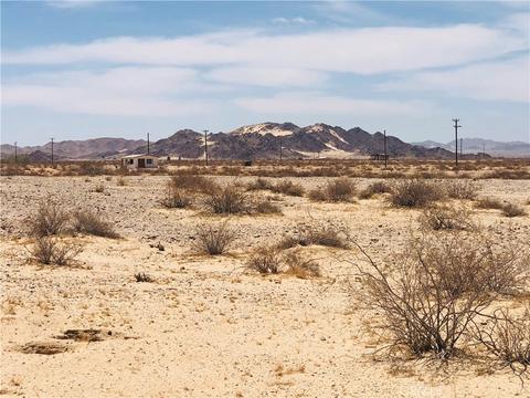 5 Wilson Rd, Twentynine Palms, CA 92277