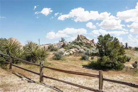 Exterior - 5550 Carlsbad Ave, Yucca Valley, CA 92284 photo 15 of 17