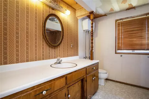 Bath - 5550 Carlsbad Ave, Yucca Valley, CA 92284 photo 2 of 3